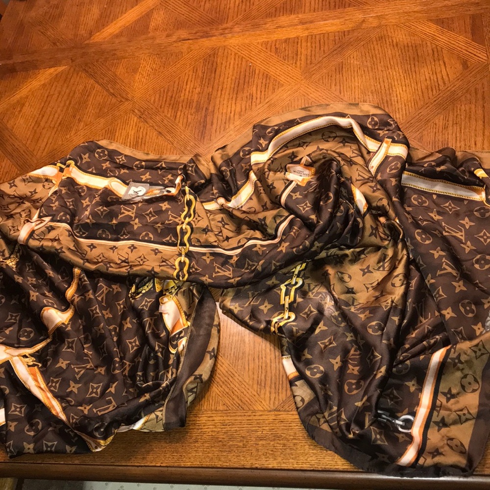 Louis Vuitton scarf